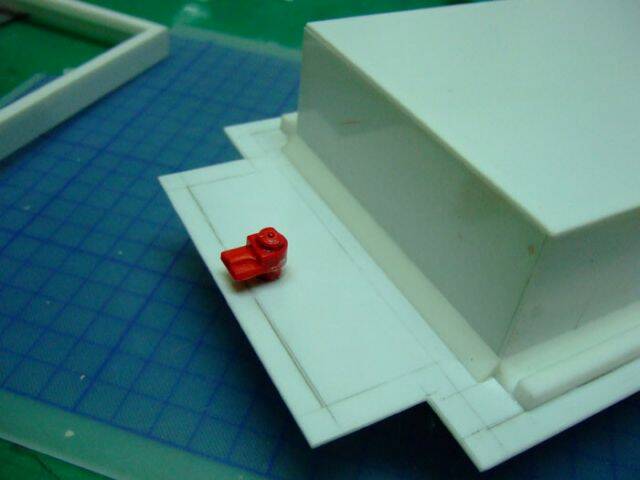 水槽箱底部船頭方向的快拆部位