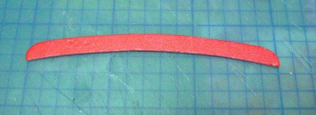 先用珍珠板切割出船的弧度-在把弧度畫在改造板上並切割下來