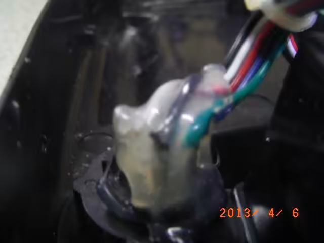 黑色線應該是控最底部位置