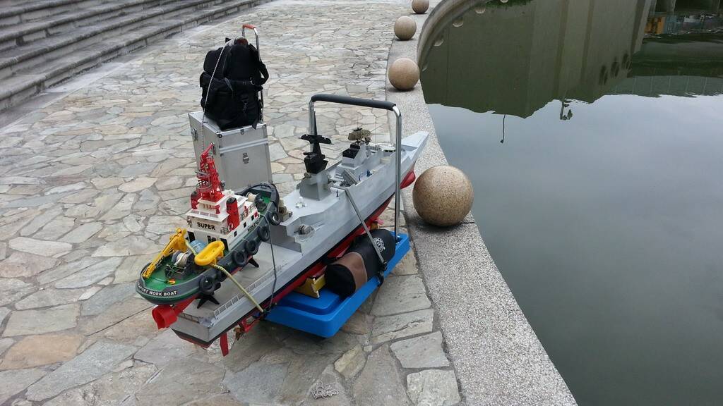 飛行甲板背娃娃@@"