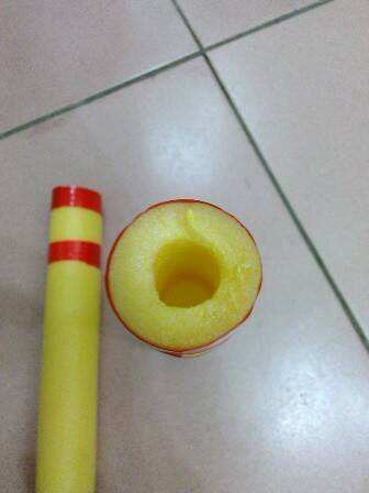 文具店買的泡棉管大約1公尺長,裁成四等分