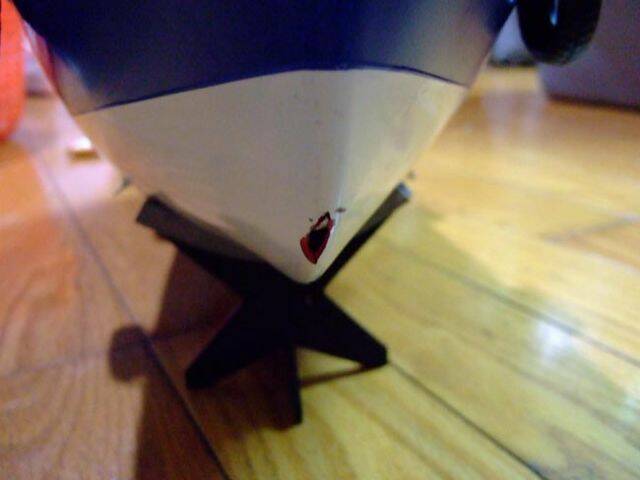 破了一個大洞的船底