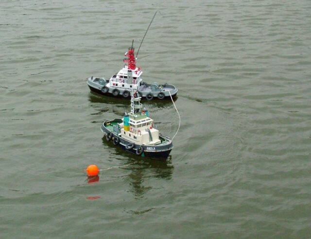 因為繩子不夠長，用浮球拖救這招似乎不太管用