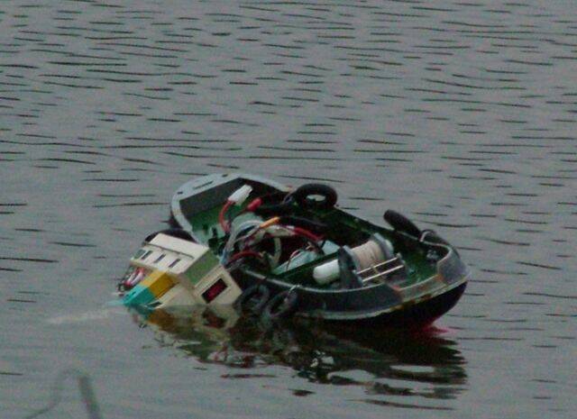 看吧！高速撞船的結果！∼又被他弄毀了！