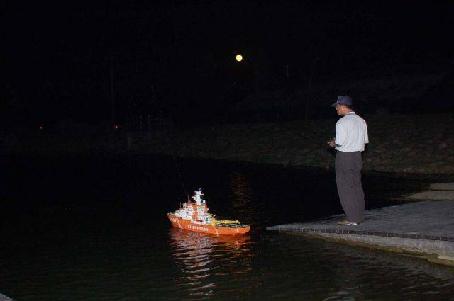 中秋節烤肉玩船兩相宜 中秋節烤肉玩船兩相宜