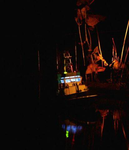 看似平靜的水面其實暗藏危機