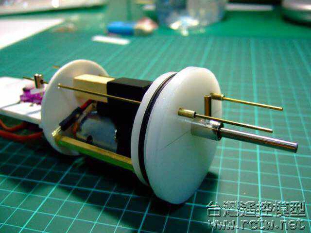 潛降及轉向拉桿