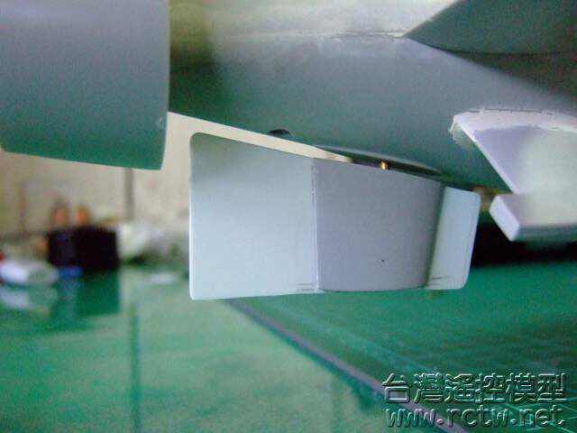 超大的轉向舵 - 就不信這樣還會轉不了彎