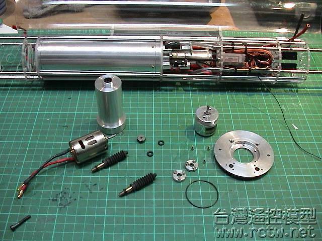 船尾水密零件合照