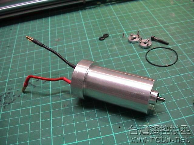 用力擠進去,水密兼水冷