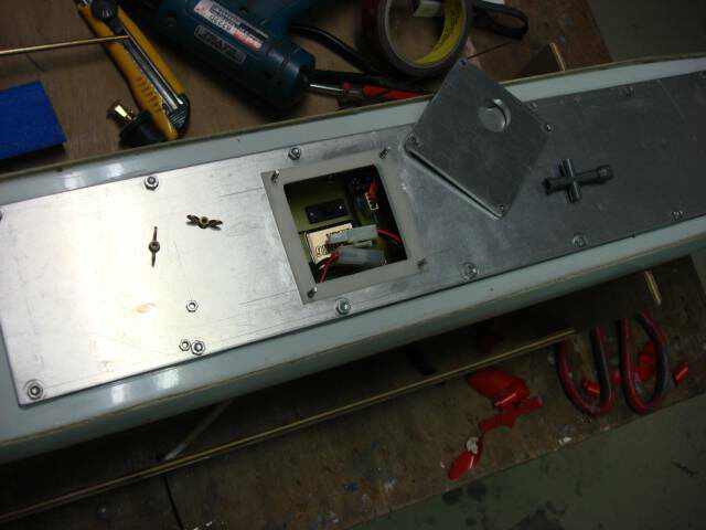 再水密艙蓋上的60mmx60mm方孔