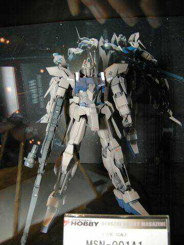 目前最哈..................=    = 新版百式.還MG版耶.(小說版)..粉想買但還沒出