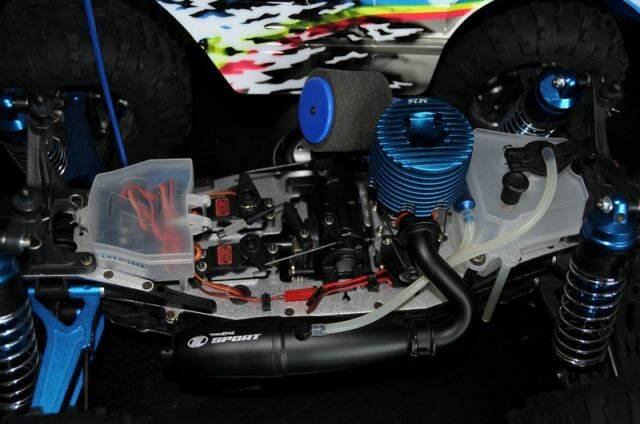 8分之1~美國TEAM LOSI 超級大腳車LST