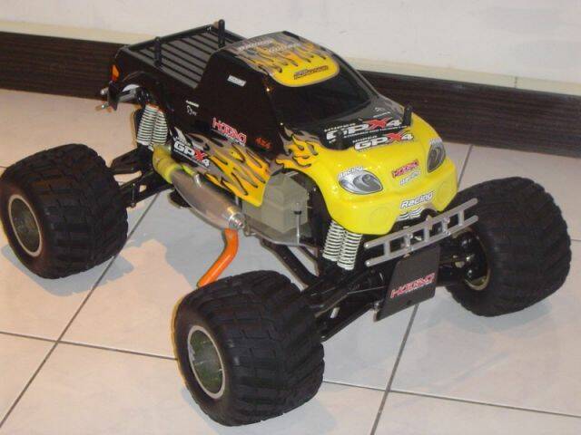 HN TITAN 雙引擎魔鬼大腳車