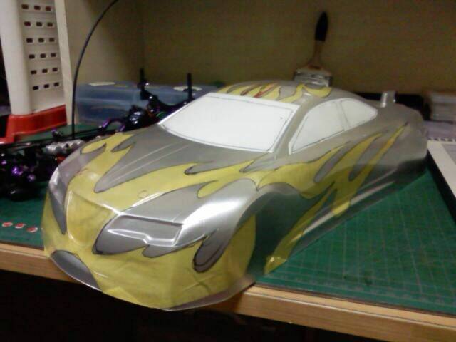 噴上底色(亮銀色)