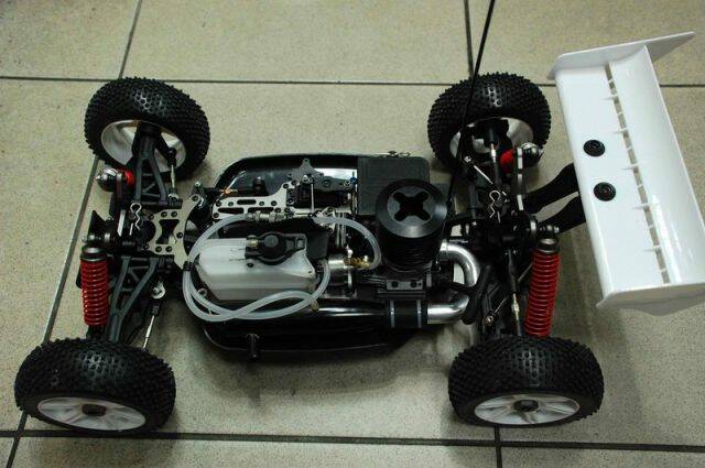 卡斯特 ZX-1 八分之一 引擎越野車 RTR 高級版 全套賣8900