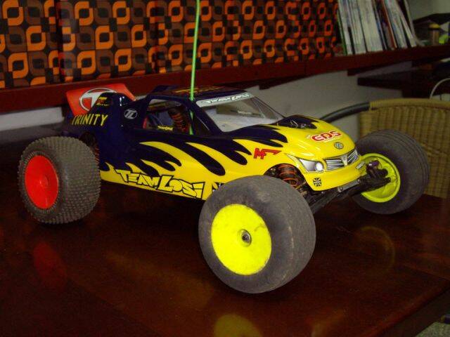 Team losi XXX-T-b.jpg