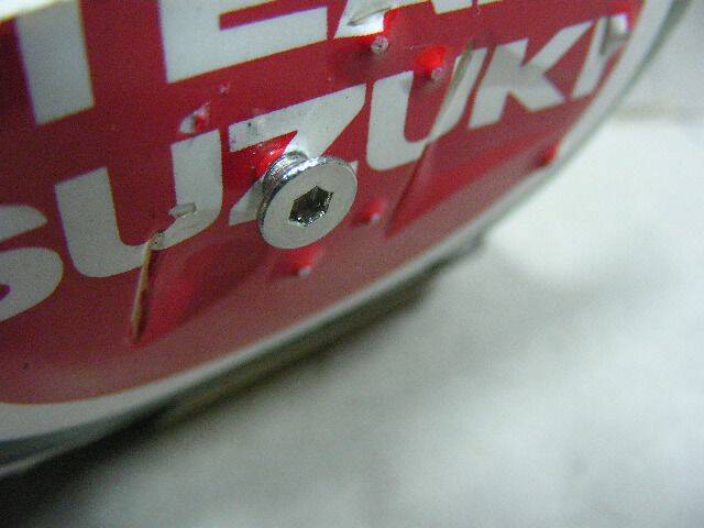 下車殼部份用平頭螺絲當固定點