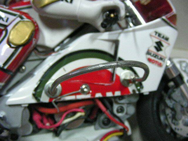 白鐵防傾桿直接插入即可...