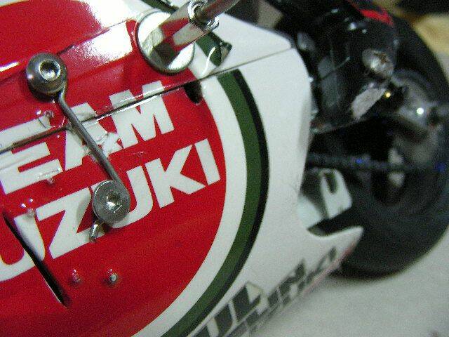 扣上後....緊得很咧～～