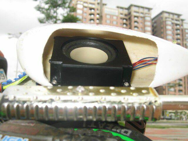 音箱(左右各一)