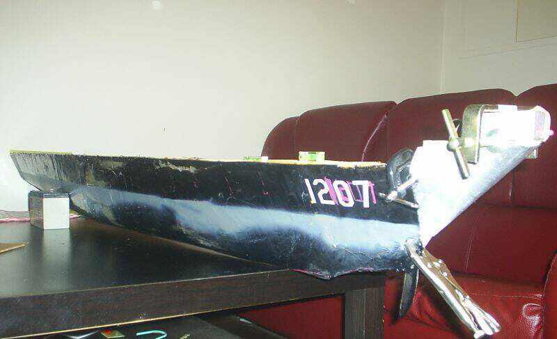 1207號結構船體即將下水,艦艏安裝中