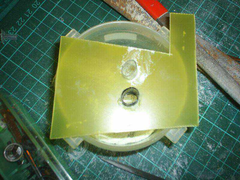 開孔..玻纖粉填縫