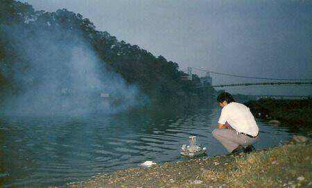 民國72年 少年的偶 在碧潭打(沖天炮)