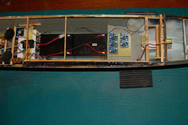 經過重量調整剛好12V28AH電源供應