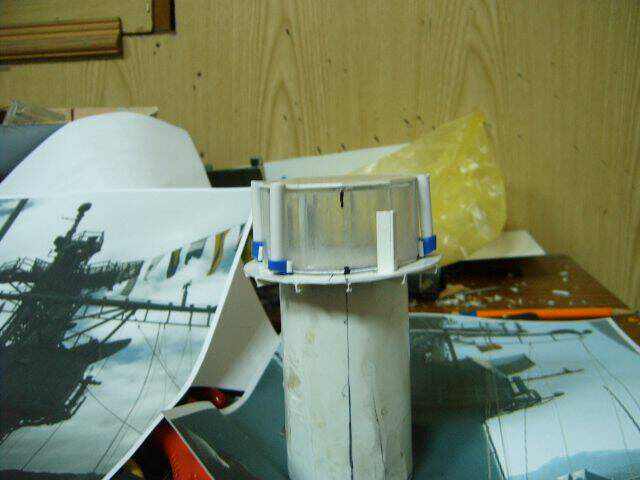 上層是切阿榮的鐵牛運功散罐