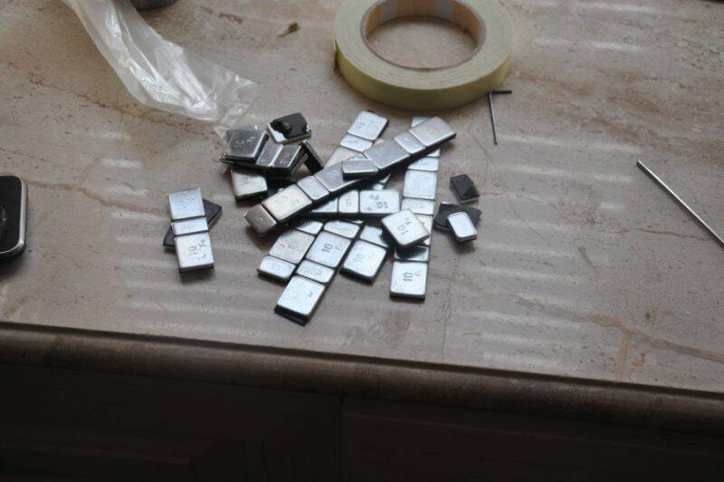 配重用的，汽車輪胎上的配種塊