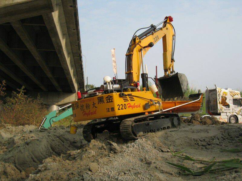 于101年元月1号星期日来个聚会 - 拖车.卡车 -