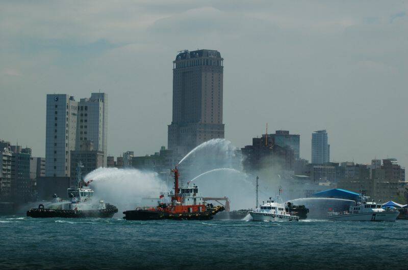 49.這是演習喔，不是在打架