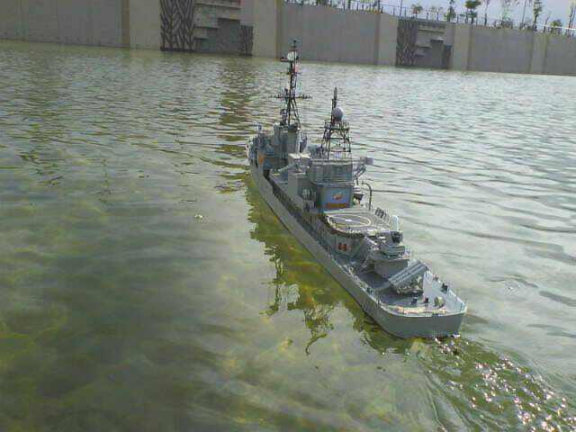 水裡清礎可觀看潛艦動態