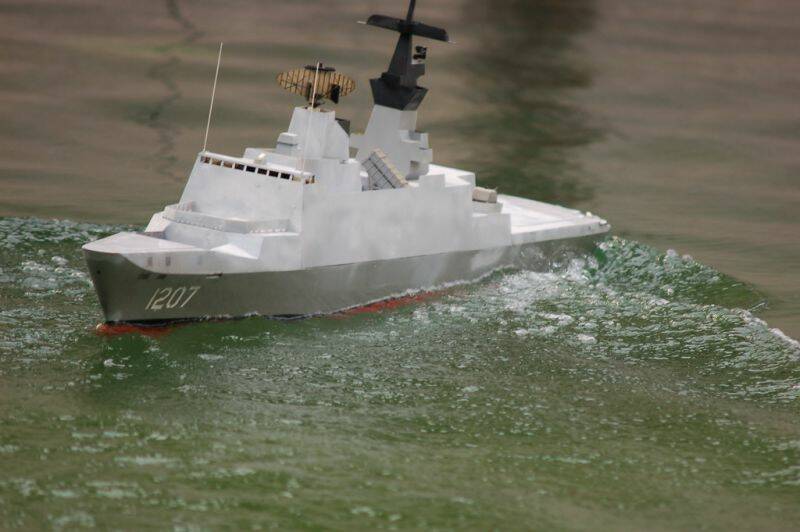 瞬間正轉準備前進