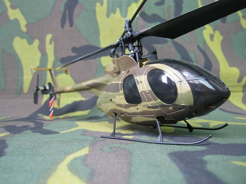 門邊似乎還可以掛個火神砲或火箭發射器 門邊似乎還可以掛個火神砲或火箭發射器