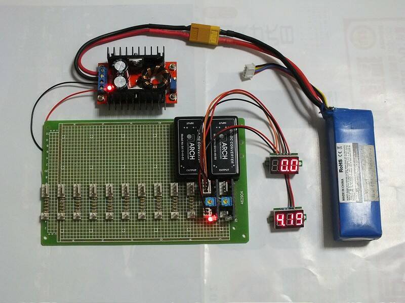 加入電壓表~(因為有輸入電阻，所以TP4056以為已經插入電池充電中亮紅燈)