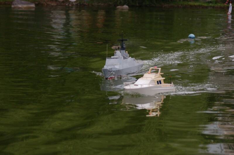 搶船頭應該會有好彩頭o.o"