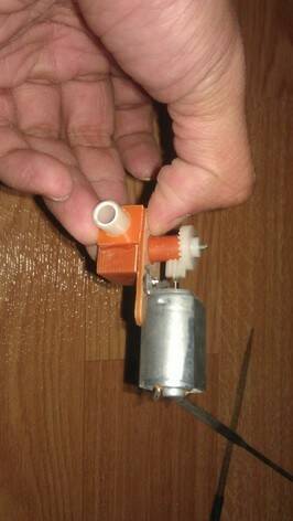 第一代齒輪箱，轉速不夠所以改版了