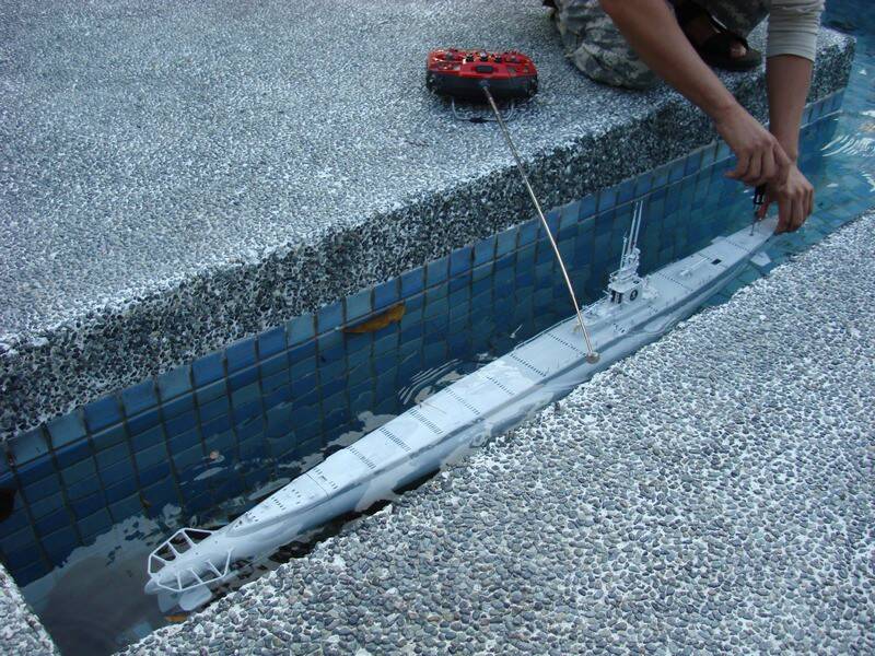 阿郎大把固定螺絲鎖上準備出航了~