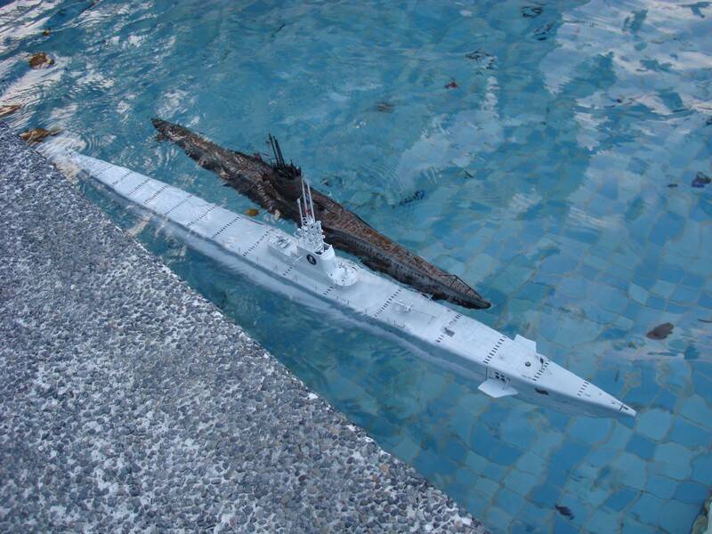 幹麻講悄悄話啊你們...