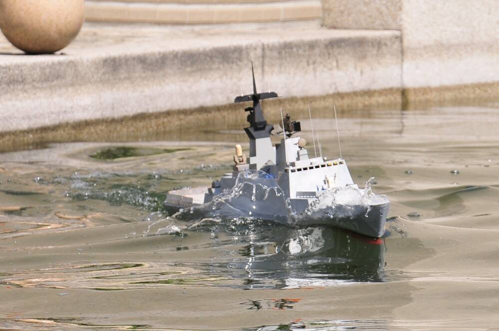 水.....像玻璃一樣