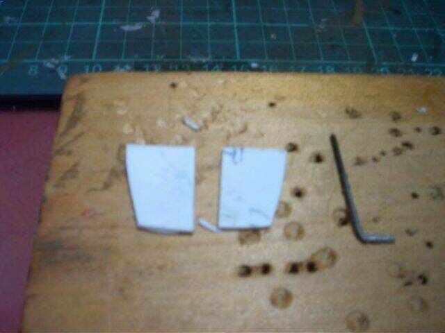 兩片改造板 ㄧ隻2mm鋼絲 彎成L型