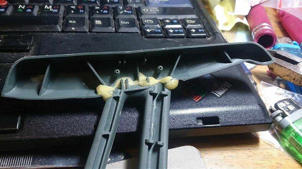 膠水會膨脹三倍