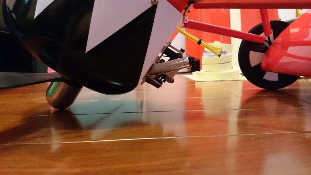 低頭時,引擎不會觸地