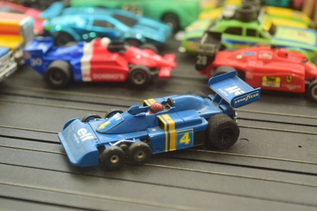F1傳奇的六輪賽車 "Tyrrell P34"!!!