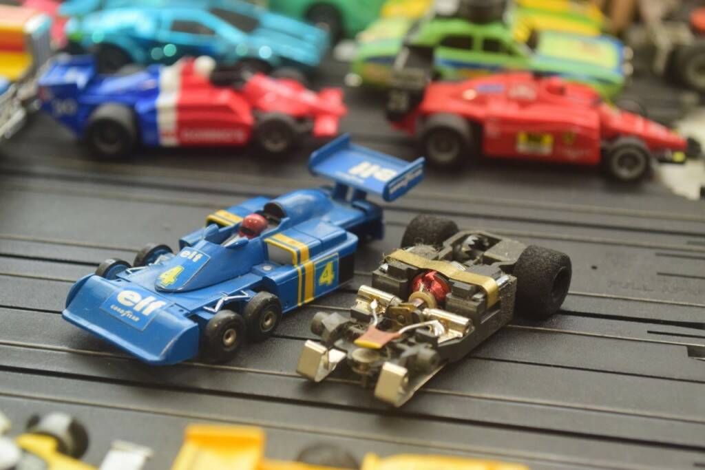 F1傳奇的六輪賽車 "Tyrrell P34"!!!