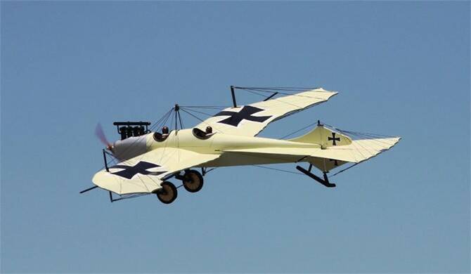 美国maxford 鸽式单翼机 rumpler taube arf空机版 翼展1630mm