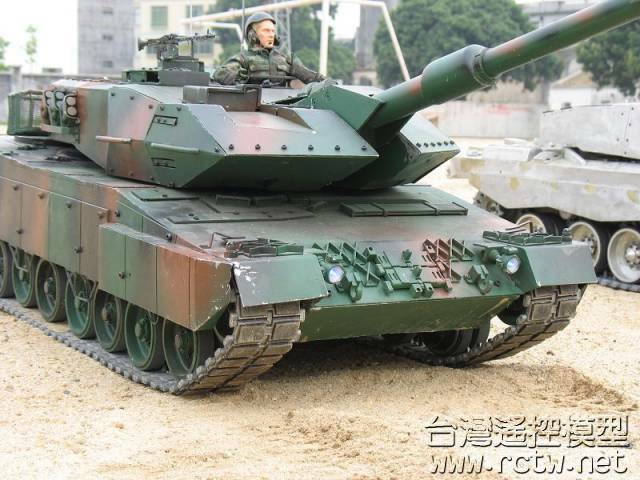 Tanks in China 026.jpg