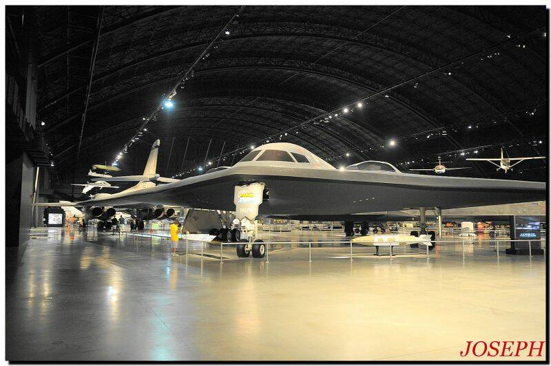 這台隱形戰機,沒到現場真的不知道那麼大